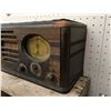Image 3 : Wooden Antique Northern Electric Battery Operated Radio