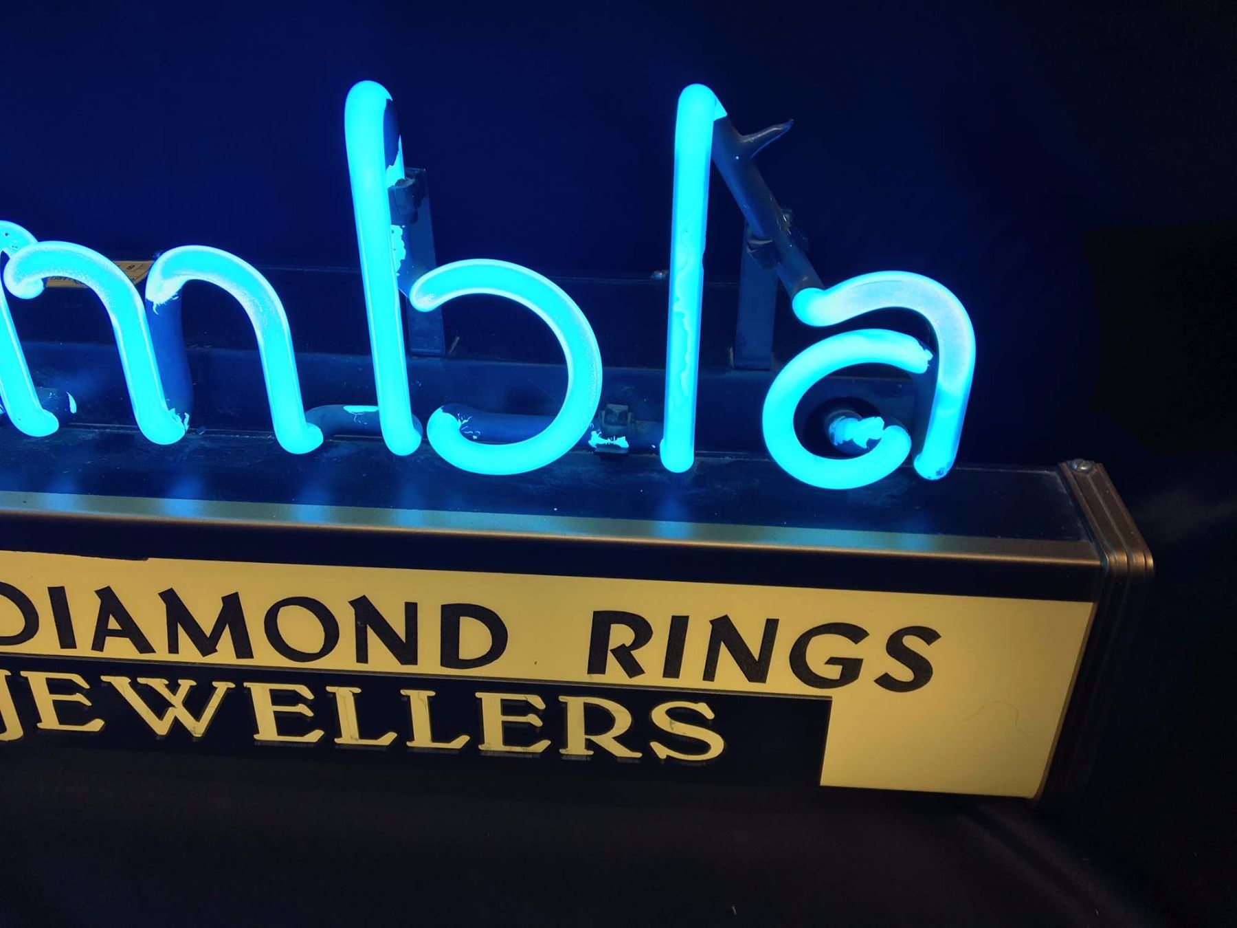 Columbia Diamonds Neon Sign Working 26” x 9”