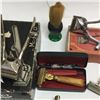 Image 7 : Lot Vintage Safety Razors, Brushes And Clippers