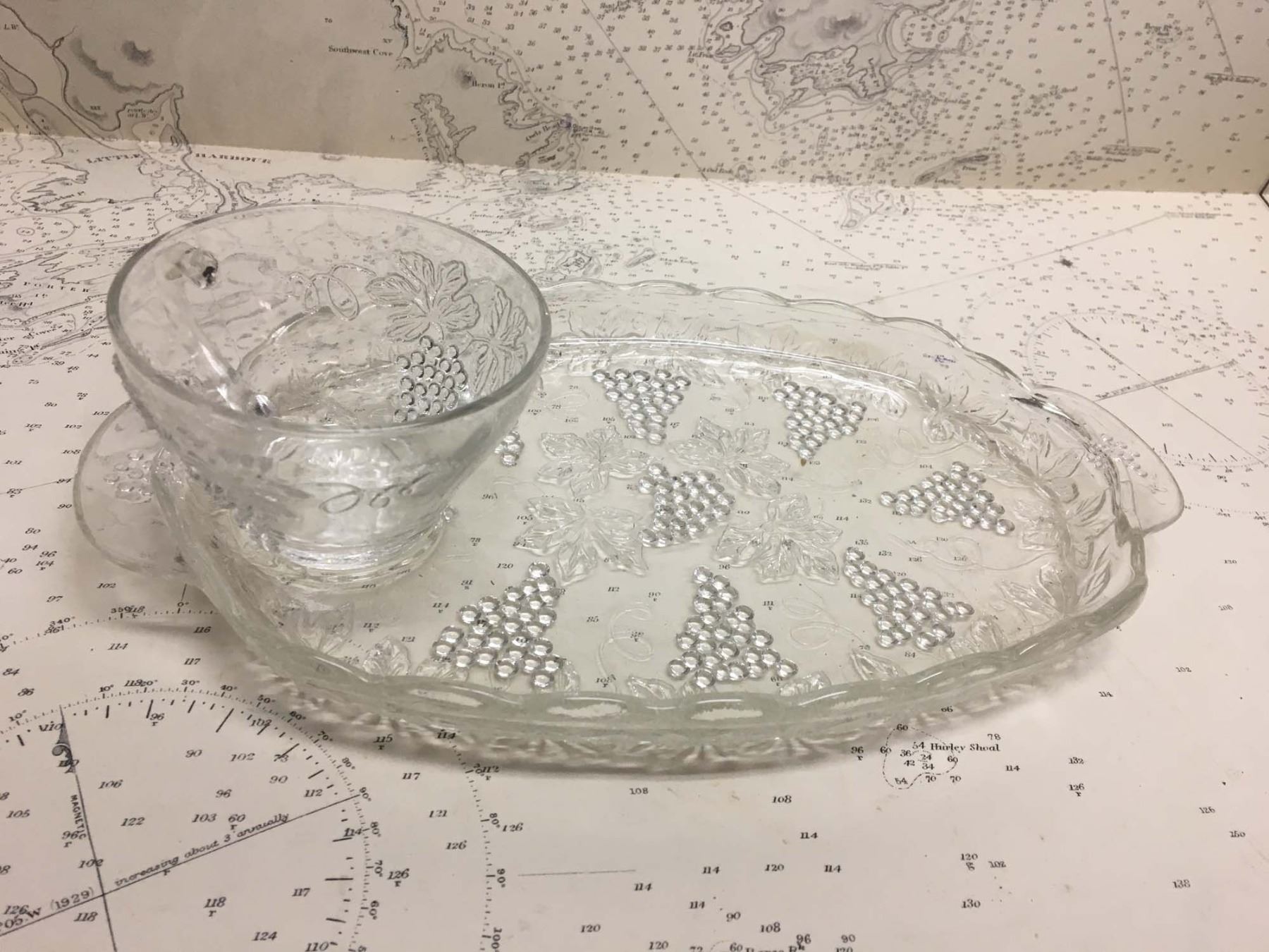 Boxed 8 Piece Vintage Snack Set By Anchor Hocking Bodnarus Auctioneering