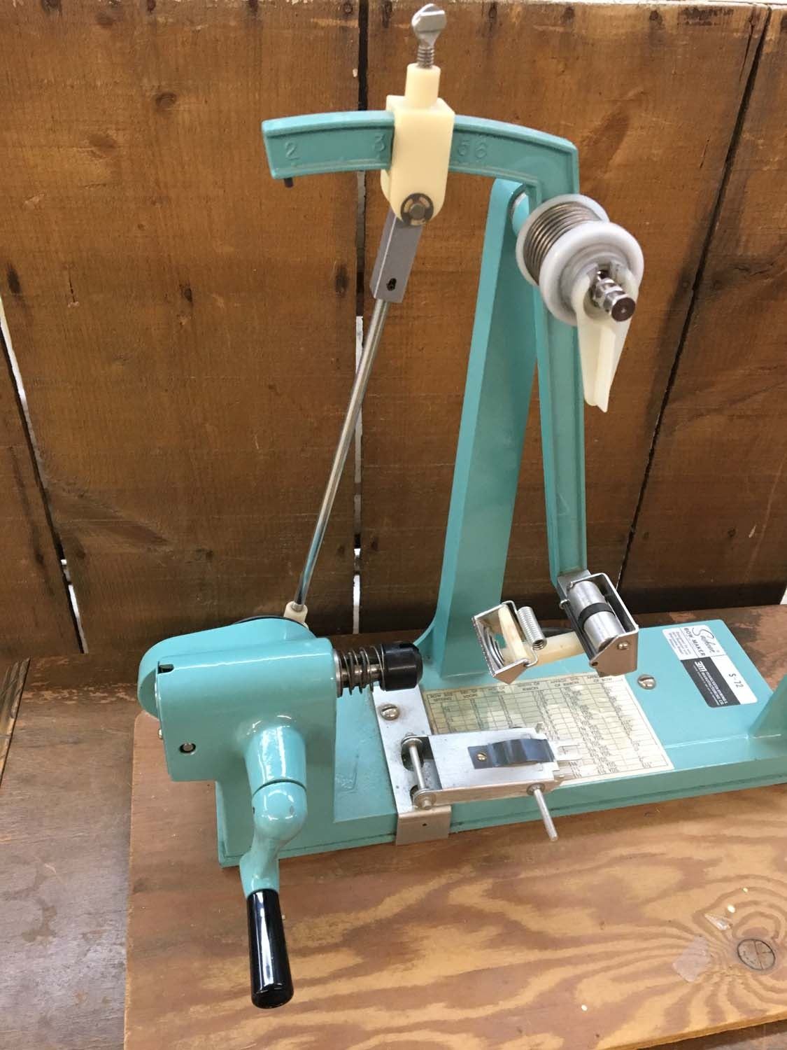 Retro Sasheen Bow Making Machine Bodnarus Auctioneering retro-sasheen-bow-making-machine-bodnarus-auctioneering