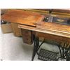 Image 4 : Singer Tredle Sewing Machine / Cabinet