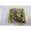 Image 1 : VINTAGE PINS SCARF CLIPS AND FILLIGREE JEWELLRY