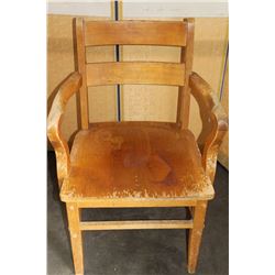 MAPLE ARM CHAIR