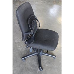 ROLLING OFFICE CHAIR