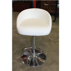 WHITE BARSTOOL