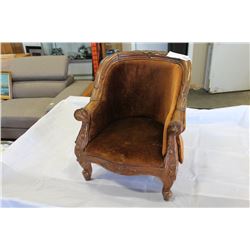 SMALL REPRODUCTION CHILDS CHAIR