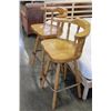 Image 2 : PAIR OF SWIVEL MAPLE BAR STOOLS