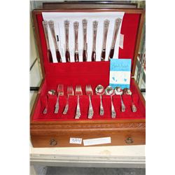 VINTAGE SILVERPLATE CUTLERY IN CANTEEN