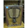 Image 1 : Philco Battery Operated Radio
