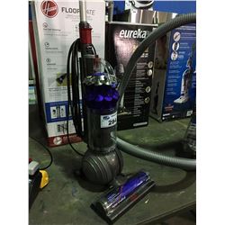 DYSON ANIMAL UPRIGHT VACUUM