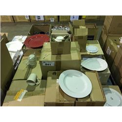 PALLET LOT OF ASSORTED TABLE WARES: BLUE, BLACK, WHITE, RED ETC