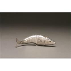 SOUTH AMERICAN NOVELTY SILVER SNUFF BOX, modelled as a reticulated fish inset with paste eyes, l....
