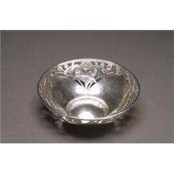 EDWARDIAN ARTS & CRAFTS SILVER BOWL, of shallow circular form, the sides pierced with and chased...