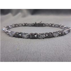 BRACELET - NEW WHITE TOPAZ & DIAMOND IN STERLING SILVER SETTING - BOX CLASP - RETAIL ESTIMATE $400
