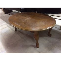 LIVING ROOM WOODEN COFFEE TABLE