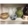 Image 1 : DECORATIVE VASE SHELF LOT