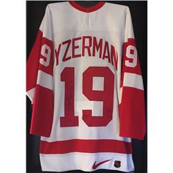 AUTOGRAPHED STEVE YZERMAN HOCKEY JERSEY DETROIT RED WINGS
