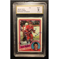 MINT 9 AUTOGRAPHED 1984-85 TOPPS STEVE YZERMAN ROOKIE HOCKEY CARD #49 DETROIT RED WINGS