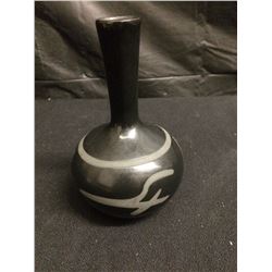 NATIVE AMERICAN CEDAR MESA POTTERY PIECE