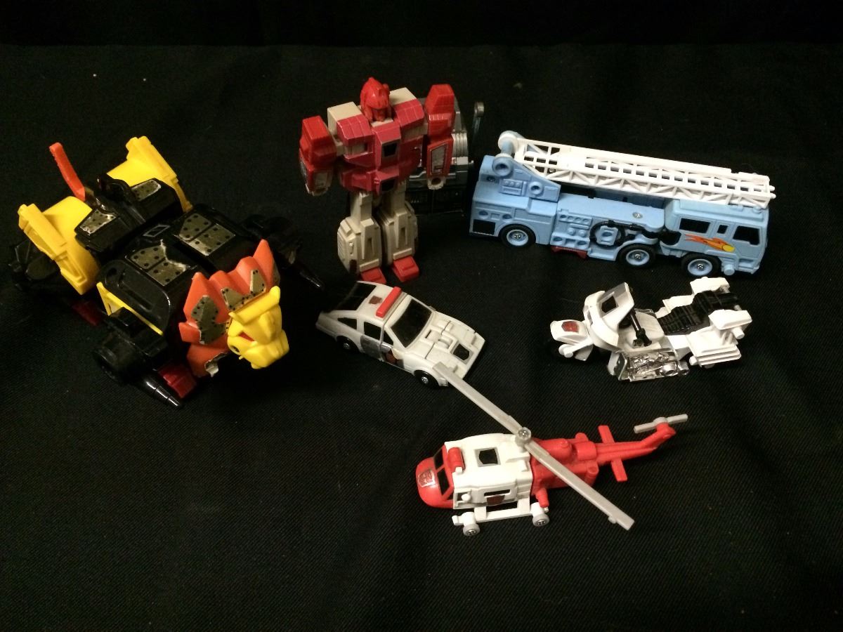 TRANSFORMERS VINTAGE TOY LOT