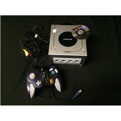 NINTENDO GAME CUBE VIDEO GAME SYSTEM W/ CONTROLLER & POWER ADAPTOR