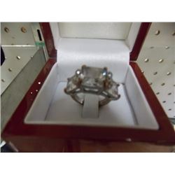 RING- 3 LARGE CRYSTAL LUKE STONES IN NON FEROUS