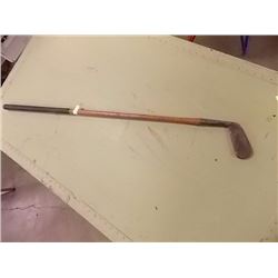 VINTAGE WOOD HANDLE GOLF CLUB