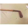 Image 2 : VINTAGE WOOD HANDLE GOLF CLUB