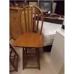 OAK SWIVEL BAR STOOL