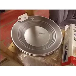 NEW GOLD PAN - ESTWING - METAL -