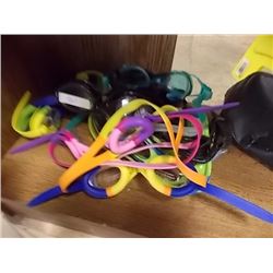 LOT OF NEW SWIMMING GOGGLES