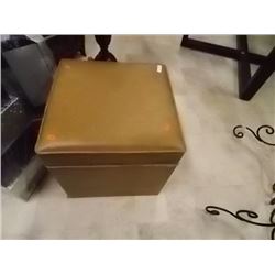 RETRO HASSOCK