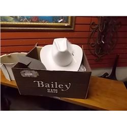COWBOY HAT - NEW IN BOX  - BAILEY - WHITE - SZ 6 7/8