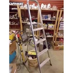 STEP LADDER - 5 STEP
