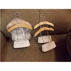 CLOTHING DISPLAY - DISLAY  W/ STAND - SHORT - 4TTL