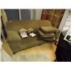 Image 1 : VINTAGE COUCH
