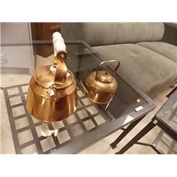 COPPER POTS - 2 TTL (1 with porcelain handle and made in Portugal )