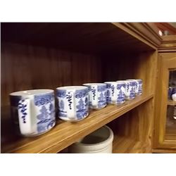 SHELF - ORIENTAL MUGS - DELF BLUE - (1 CIP)AS-IS