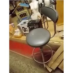 VINTAGE  STOOL