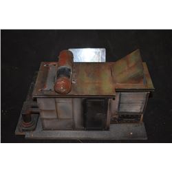 BATMAN FOREVER MINIATURE ROOF TOP BUILDING