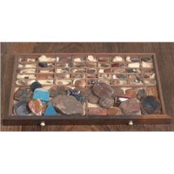 A QUANTITY OF POLISHED AGATES, SEMI-PRECIOUS STONES AND SPECIMEN MARBLES,, FIRST HALF 19th CENTURY..