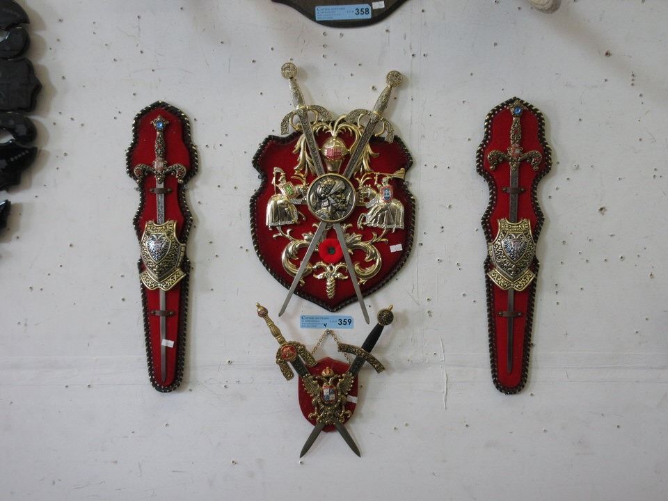 Wall mount shield & sword displays