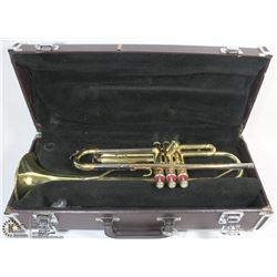 YAMAHA TRUMPET WITH CASE
