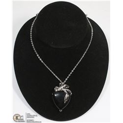 BLACK AGATE HEART PENDANT W/ 18" CHAIN