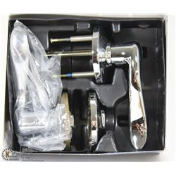 WEISER CHROME HALL/CLOSET HANDLE SET