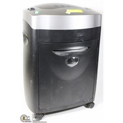 ROYAL CONFETTI CUT PAPER