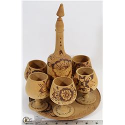DECORATIVE WOOD DECANTER & CUP SET