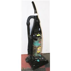 BISSELL EXCLUSIVE HELIX CLEAN VIEW VACUUM WITH ALL