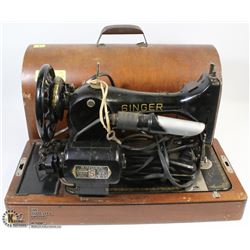 ANTIQUE SINGER SEWING MACHINE J0603492 WITH WOOD